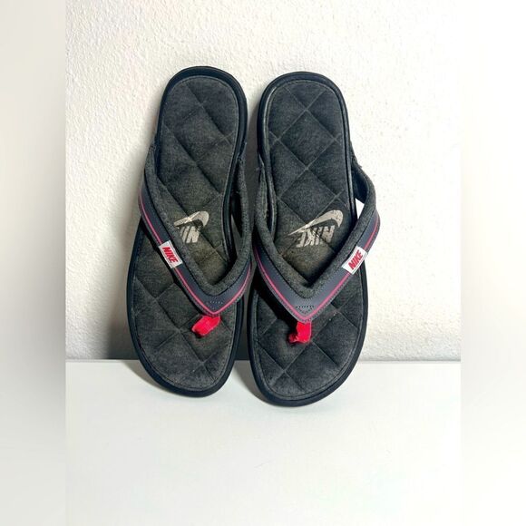 Nike Flip flops Sandals Women’s Size 9 Quilted Sole Thong Gray Pink - Picture 1 of 9